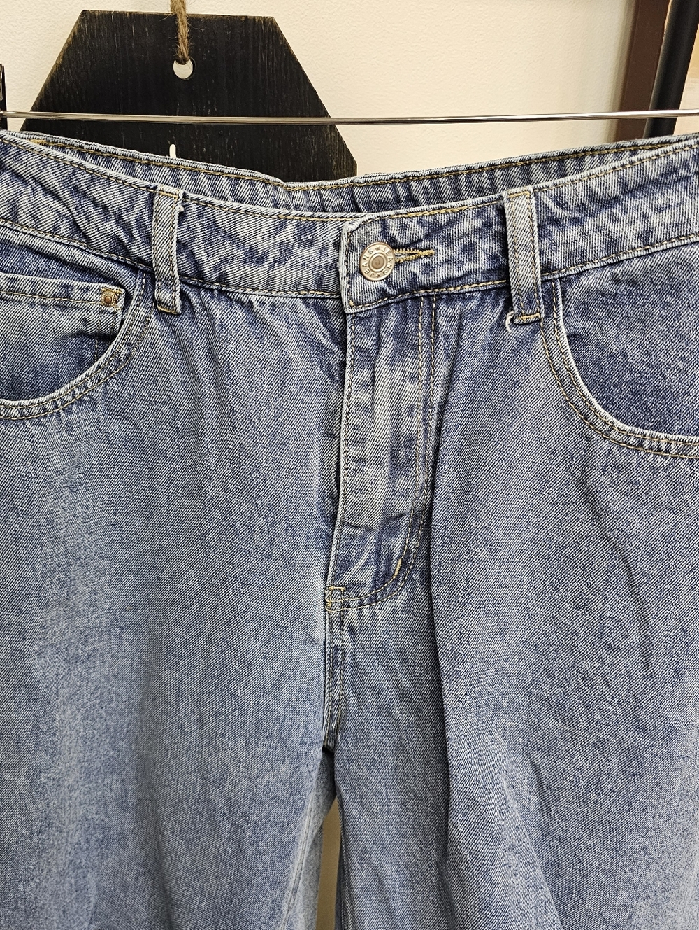 SHEIN Wide-Leg Distressed Women's Jeans - Picture 4 of 7